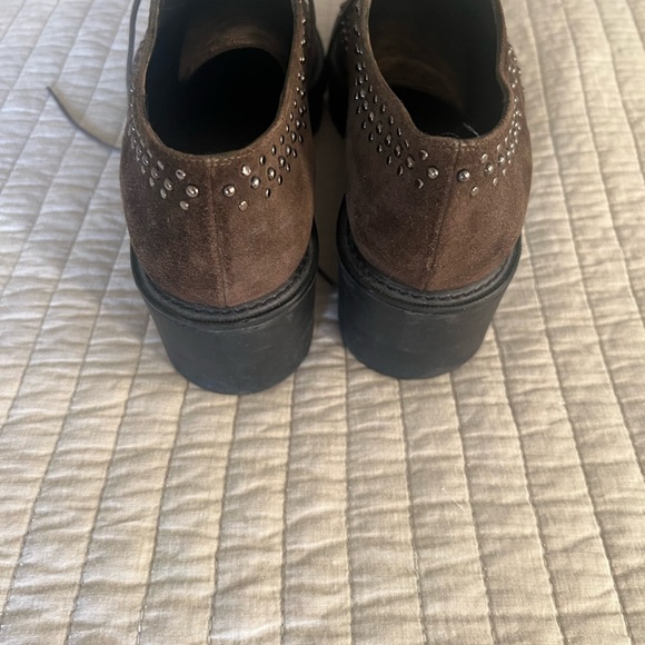 Stuart Weitzman ‘Zealot’ Suede Platform Oxfords - Picture 4 of 5